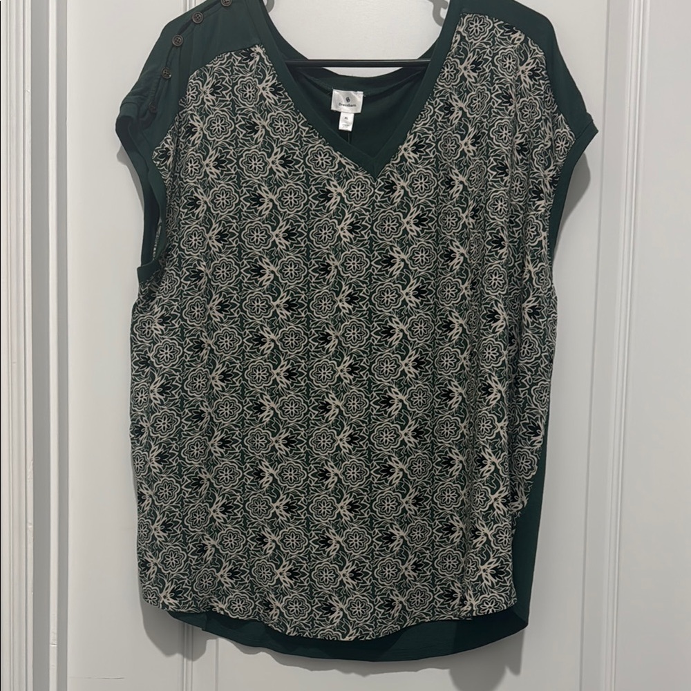 Women's Dress Barn Green Patterned Tshirt top - XL - NWT